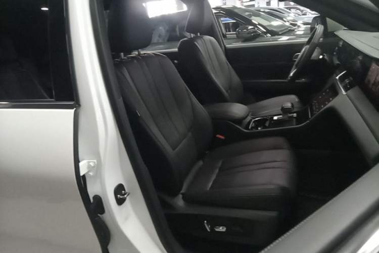 Used Li Auto ONE 2020 Extended-Range 6-Seater Version Right Front Seat