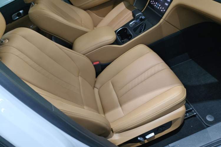 Used Li Auto ONE 2020 Range-Extended 7-Seater Version Right Front Seat