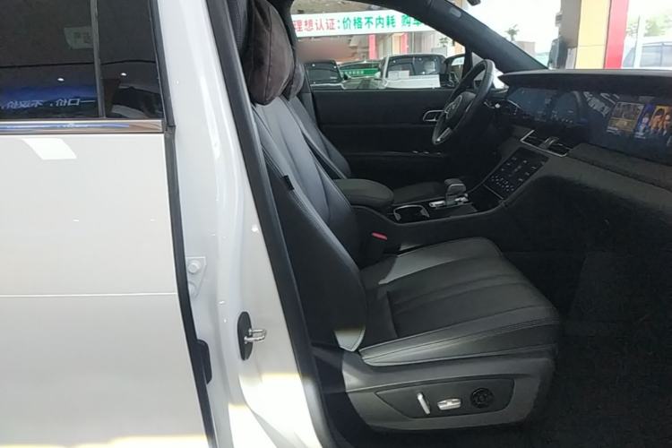 Used Li Auto ONE 2020 Extended-Range 6-Seater Version Right Front Seat