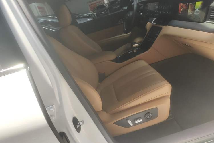Used Li Auto ONE 2020 Extended-Range 6-Seater Version Right Front Seat