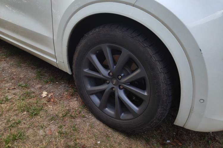 Used Li Auto ONE 2020 Extended-Range 6-Seater Version Right Front Wheel Hub