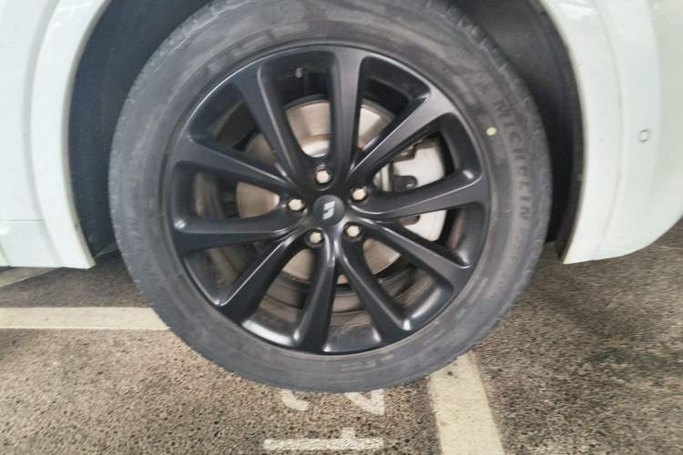 Used Li Auto ONE 2020 Range-Extended 7-Seater Version Right Front Wheel Hub