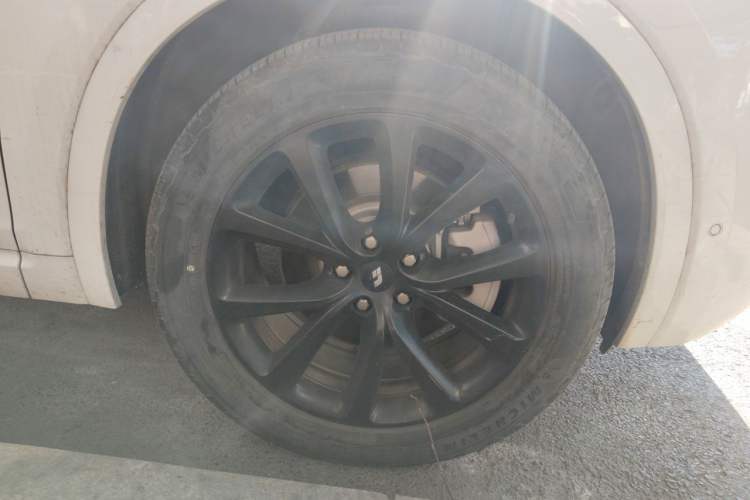 Used Li Auto ONE 2020 Extended-Range 6-Seater Version Right Front Wheel Hub