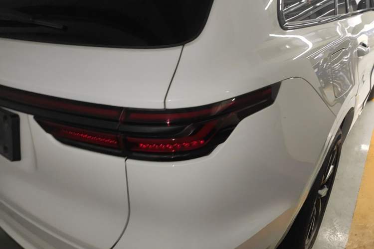 Used Li Auto ONE 2020 Extended-Range 6-Seater Version Right Rear Taillight
