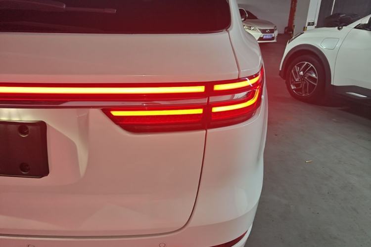 Used Li Auto ONE 2020 Extended-Range 6-Seater Version Right Rear Taillight