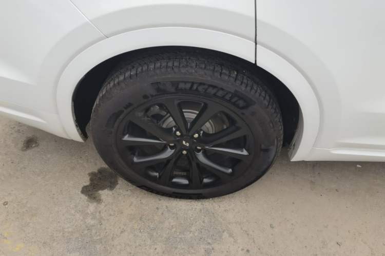 Used Li Auto ONE 2020 Extended-Range 6-Seater Version Right Rear Wheel Hub