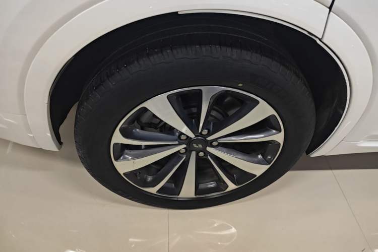 Used Li Auto ONE 2020 Extended-Range 6-Seater Version Right Rear Wheel Hub