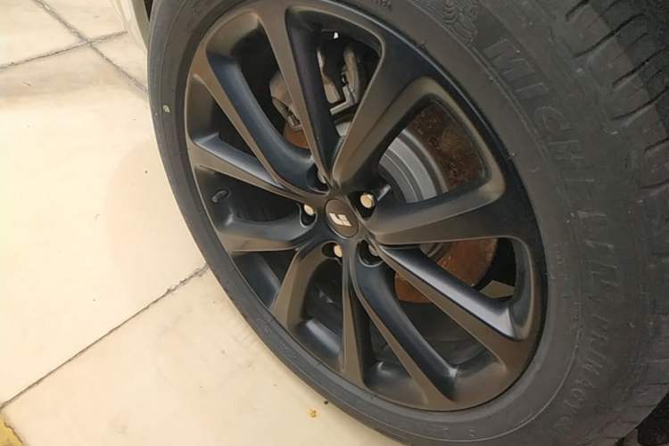 Used Li Auto ONE 2020 Extended-Range 6-Seater Version Right Rear Wheel Hub