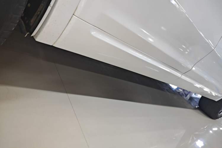 Used Li Auto ONE 2020 Extended-Range 6-Seater Version Right Side Sill