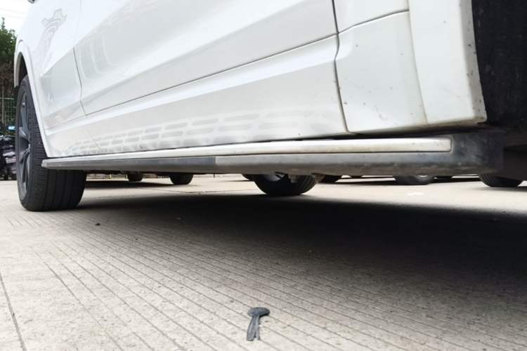 Used Li Auto ONE 2020 Extended-Range 6-Seater Version Right Side Sill