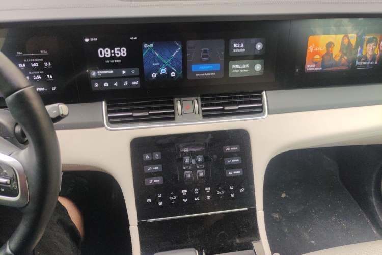 Used Li Auto ONE 2021 Extended-Range 6-Seater Version Audio And AC Panel