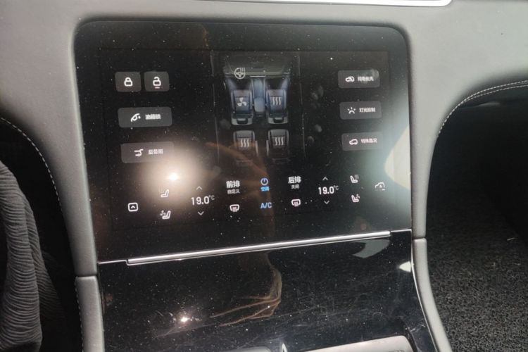 Used Li Auto ONE 2021 Extended-Range 6-Seater Version Audio And AC Panel