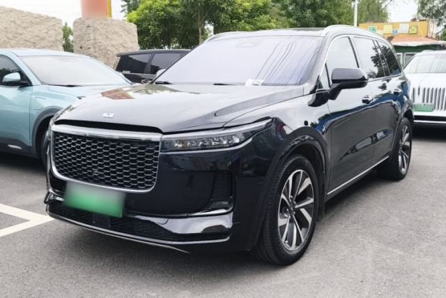 Ojetý Li Auto ONE 2021 Extended-Range 6-Seater Version