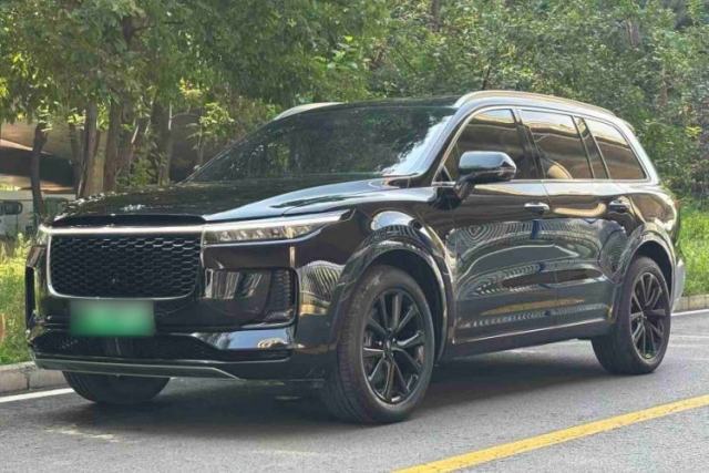 Ojetý Li Auto ONE 2021 Extended-Range 6-Seater Version