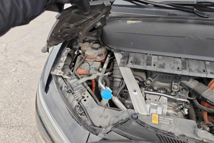 Used Li Auto ONE 2021 Extended-Range 6-Seater Version Engine Bay Right