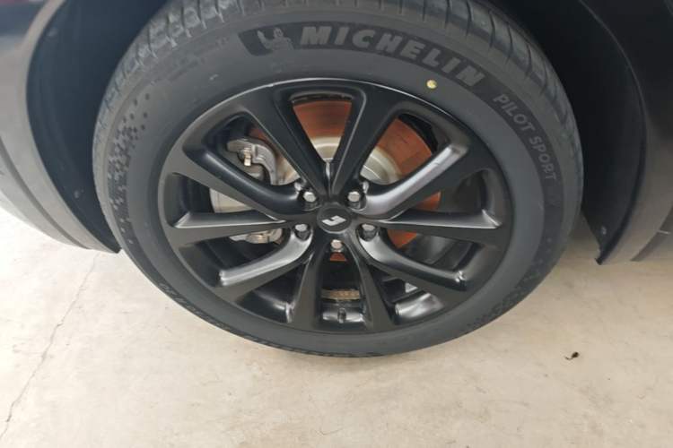 Used Li Auto ONE 2021 Extended-Range 6-Seater Version Exterior 4