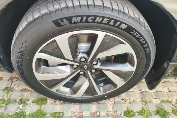 Used Li Auto ONE 2021 Extended-Range 6-Seater Version Exterior 4