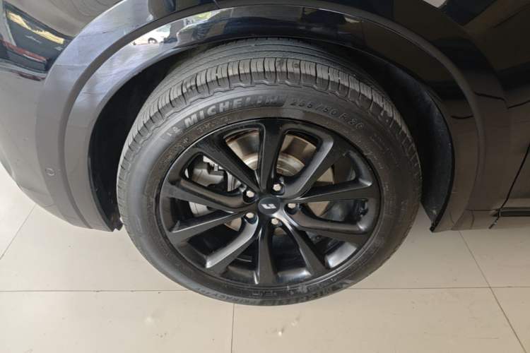 Used Li Auto ONE 2021 Extended-Range 6-Seater Version Exterior 4
