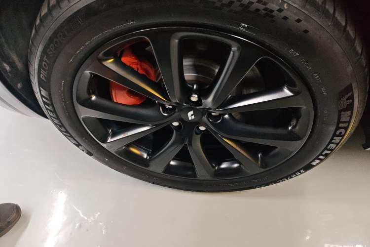 Used Li Auto ONE 2021 Extended-Range 6-Seater Version Exterior 4