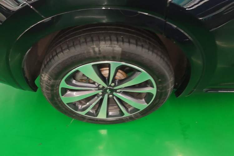 Used Li Auto ONE 2021 Extended-Range 6-Seater Version Exterior 5