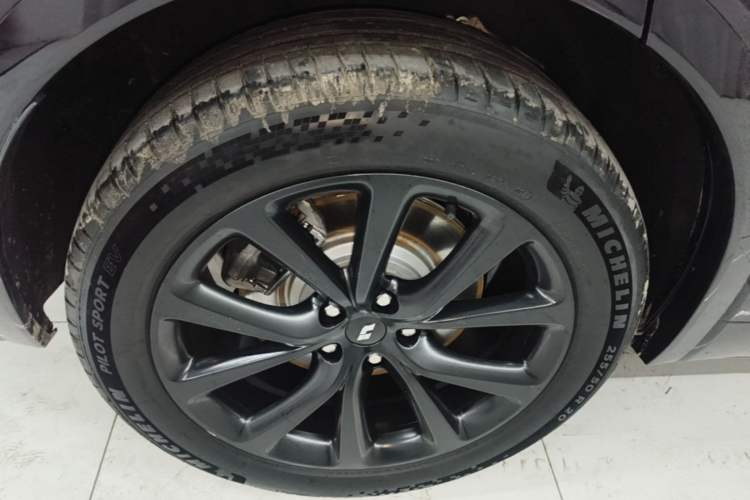 Used Li Auto ONE 2021 Extended-Range 6-Seater Version Exterior 5