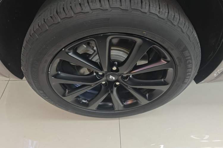 Used Li Auto ONE 2021 Extended-Range 6-Seater Version Exterior 5