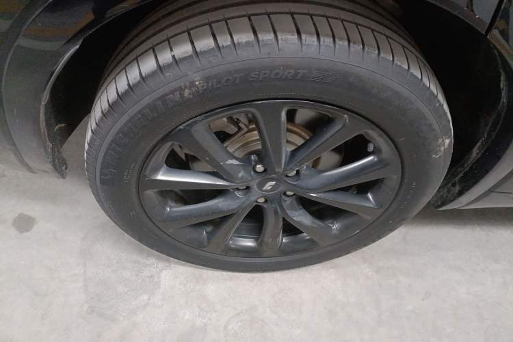 Used Li Auto ONE 2021 Extended-Range 6-Seater Version Exterior 5