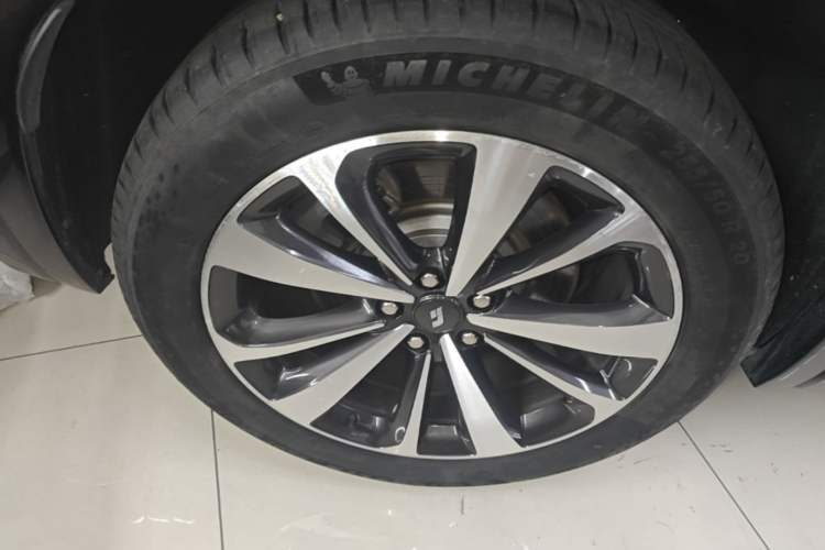 Used Li Auto ONE 2021 Extended-Range 6-Seater Version Exterior 5