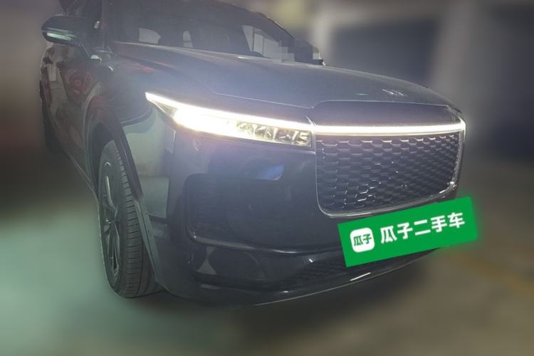 Used Li Auto ONE 2021 Extended-Range 6-Seater Version Front Right 45 Deg