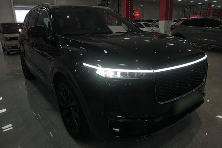 Used Li Auto ONE 2021 Extended-Range 6-Seater Version Front Right 45 Deg