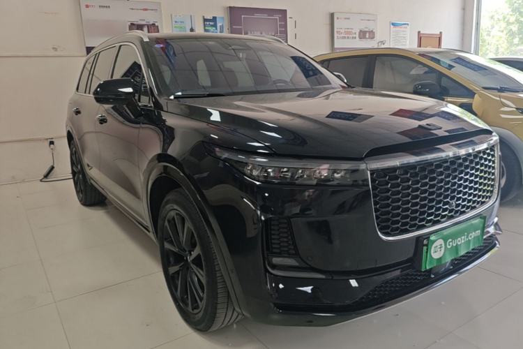 Used Li Auto ONE 2021 Extended-Range 6-Seater Version Front Right 45 Deg