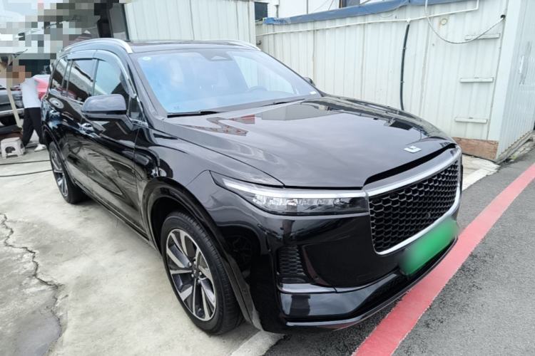Used Li Auto ONE 2021 Extended-Range 6-Seater Version Front Right 45 Deg