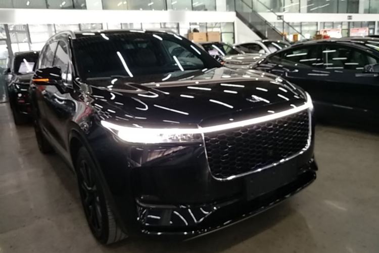 Used Li Auto ONE 2021 Extended-Range 6-Seater Version Front Right 45 Deg