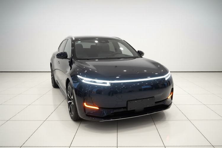 Used Li Auto ONE 2021 Extended-Range 6-Seater Version Front Right 45 Deg