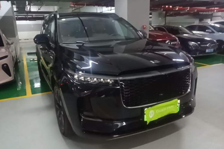 Used Li Auto ONE 2021 Extended-Range 6-Seater Version Front Right 45 Deg