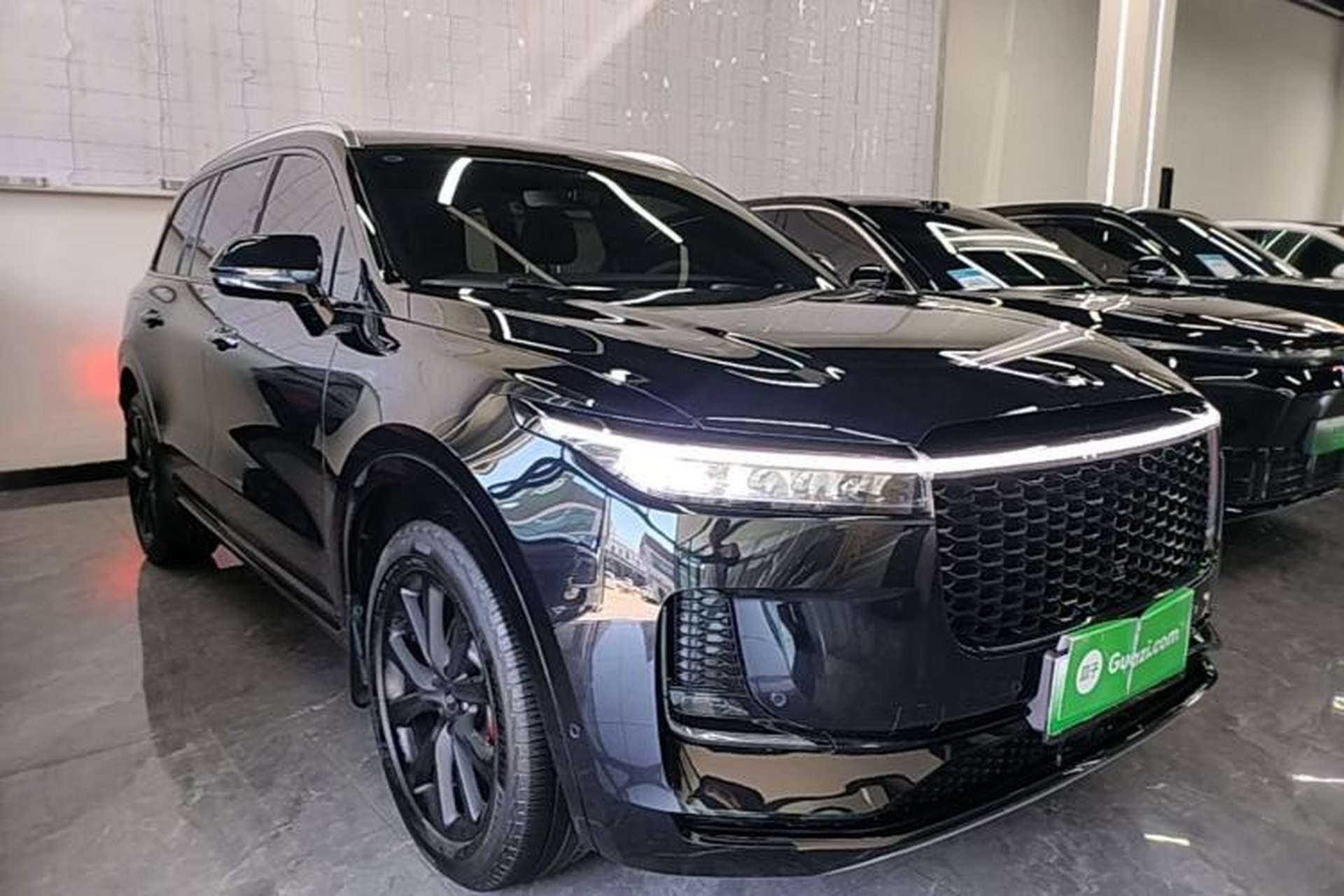 Used Li Auto ONE 2021 Extended-Range 6-Seater Version Front Right 45 Deg