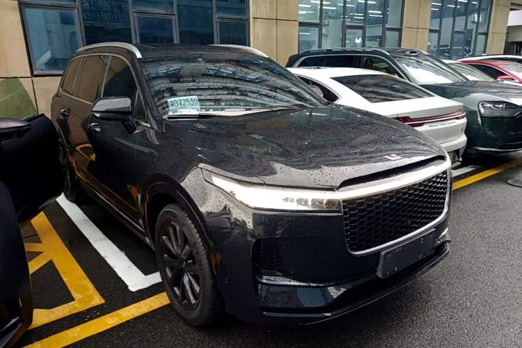 Used Li Auto ONE 2021 Extended-Range 6-Seater Version Front Right 45 Deg