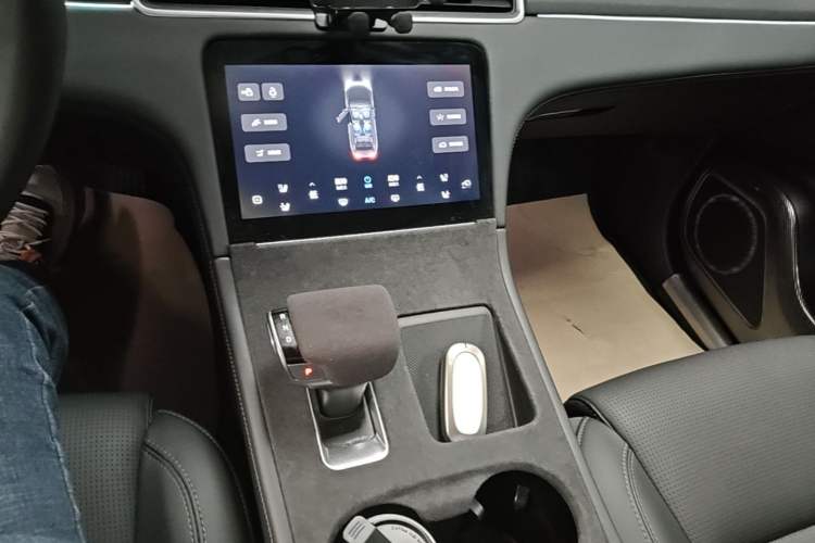 Used Li Auto ONE 2021 Extended-Range 6-Seater Version Gear Lever