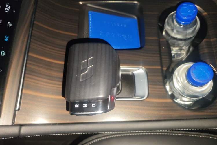 Used Li Auto ONE 2021 Extended-Range 6-Seater Version Gear Lever