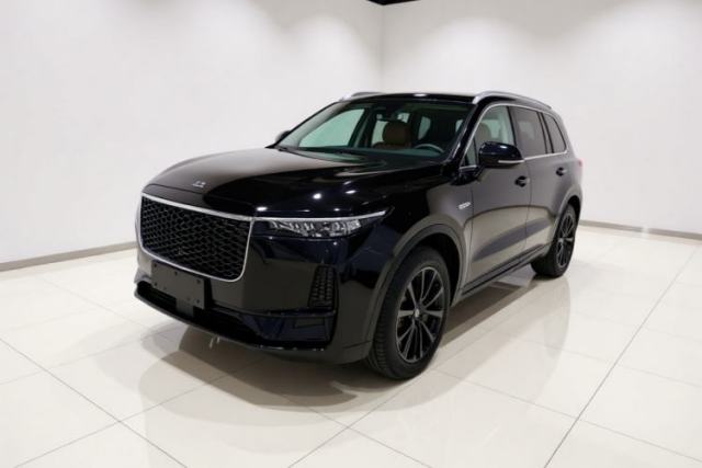 Ojetý Li Auto ONE 2021 Extended-Range 6-Seater Version