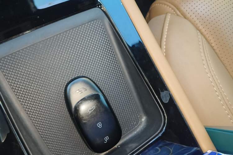 Used Li Auto ONE 2021 Extended-Range 6-Seater Version Interior 1