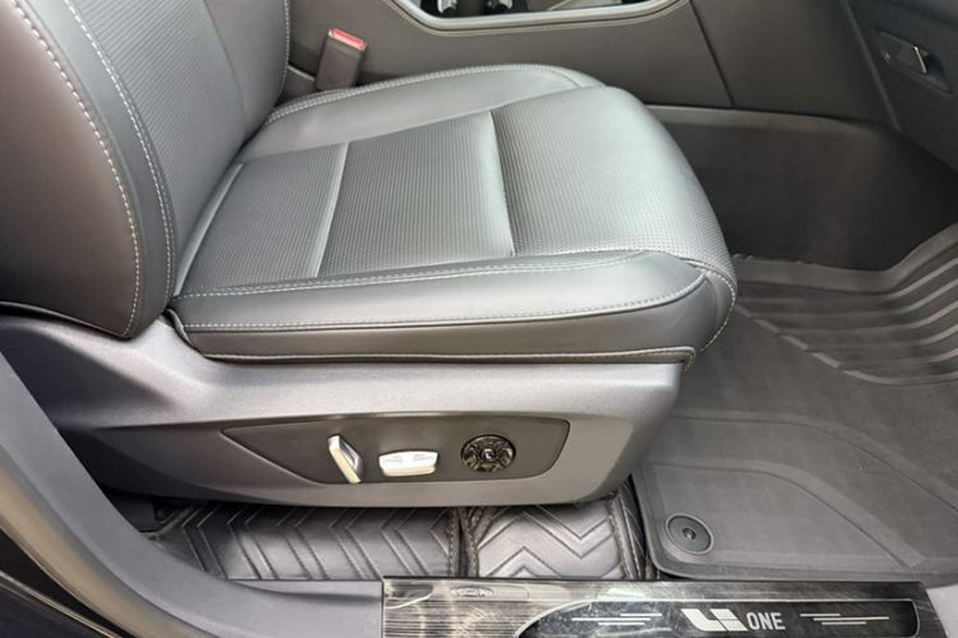 Used Li Auto ONE 2021 Extended-Range 6-Seater Version Interior 10