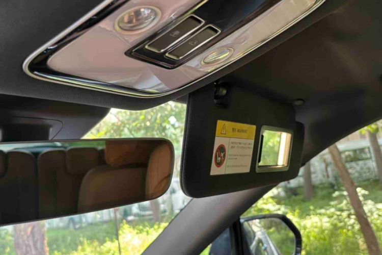 Used Li Auto ONE 2021 Extended-Range 6-Seater Version Interior 12