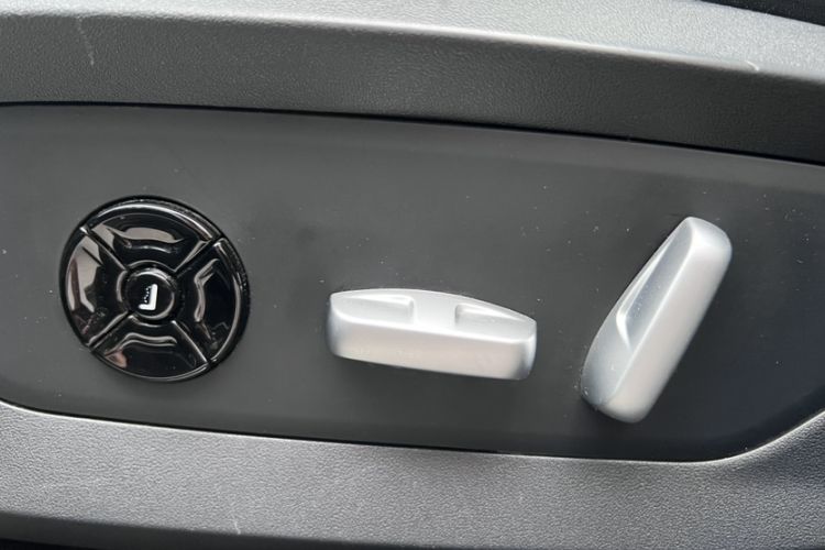 Used Li Auto ONE 2021 Extended-Range 6-Seater Version Interior 3