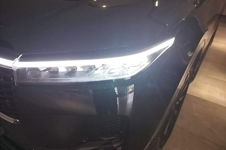Used Li Auto ONE 2021 Extended-Range 6-Seater Version Left Front Headlight