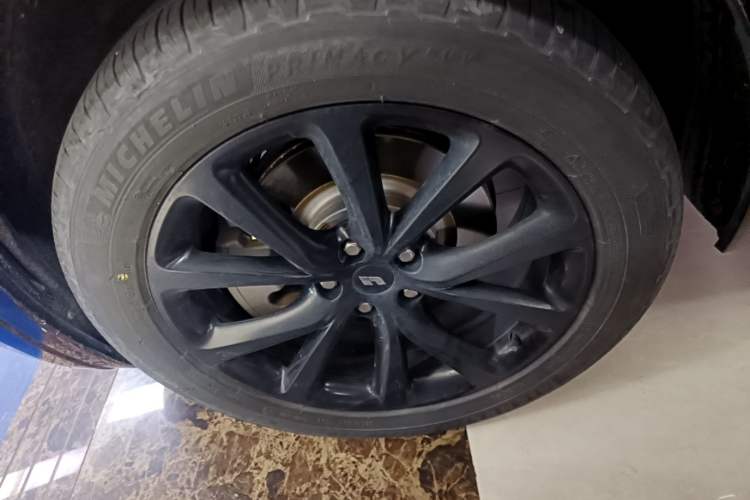 Used Li Auto ONE 2021 Extended-Range 6-Seater Version Left Front Wheel Hub