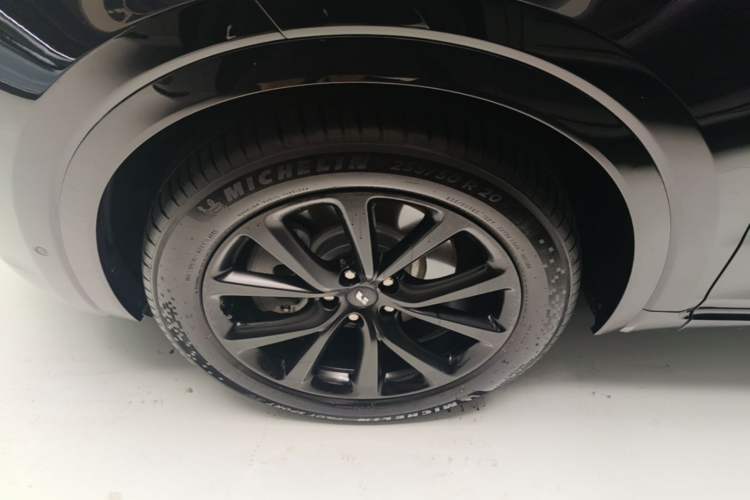 Used Li Auto ONE 2021 Extended-Range 6-Seater Version Left Front Wheel Hub