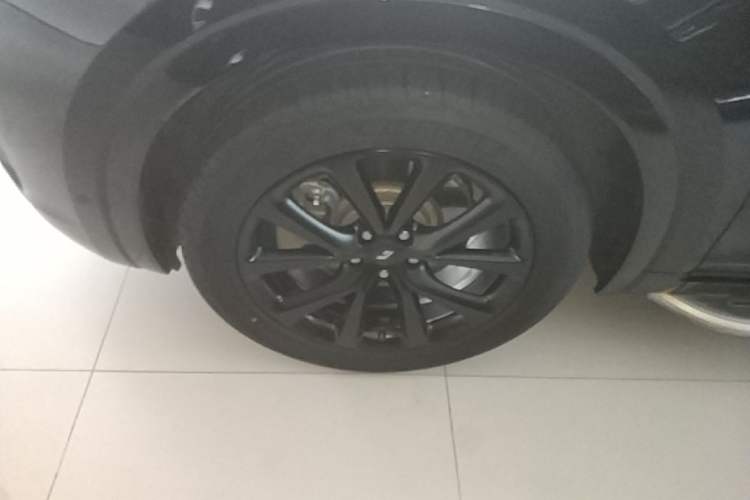 Used Li Auto ONE 2021 Extended-Range 6-Seater Version Left Front Wheel Hub