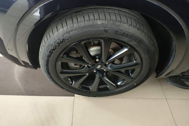 Used Li Auto ONE 2021 Extended-Range 6-Seater Version Left Front Wheel Hub