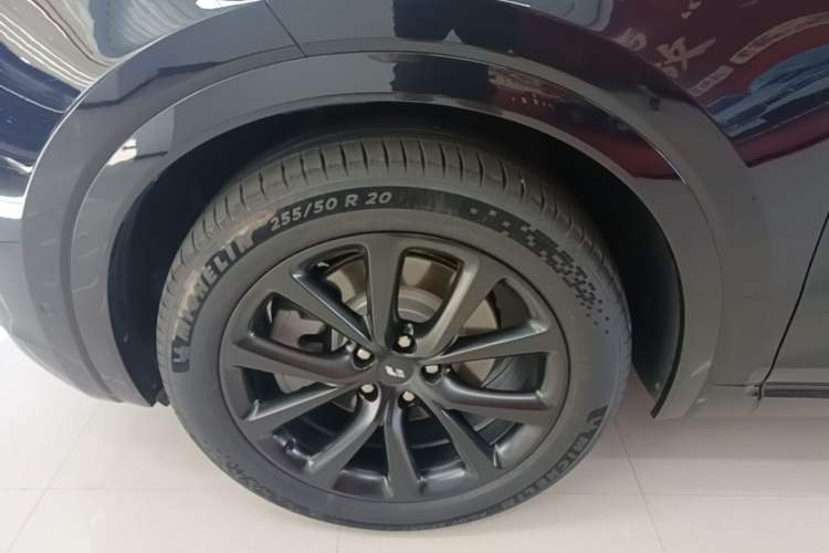 Used Li Auto ONE 2021 Extended-Range 6-Seater Version Left Front Wheel Hub